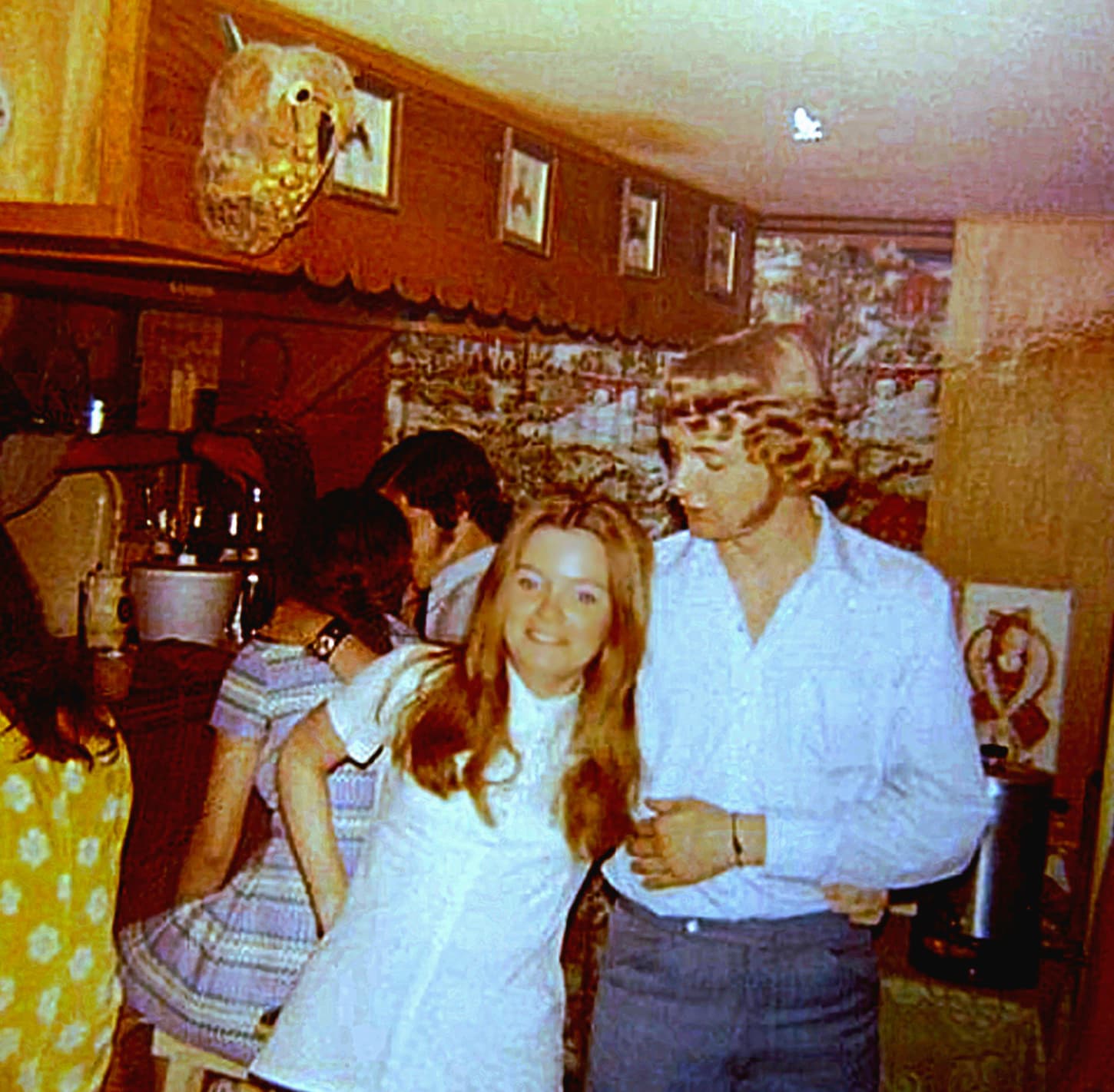 36 Photos of '70s Parties to Break Out the Tupperware and Fondue